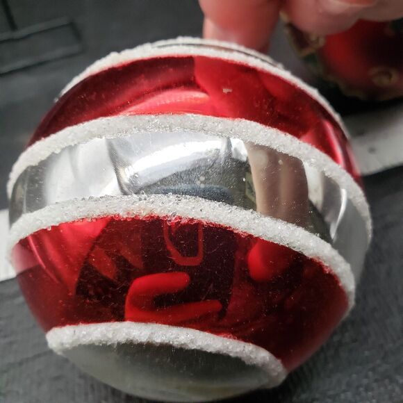 Set of 3 Glass Christmas Ornaments 3" Red White Green Painted Holiday Balls - Picture 10 of 12